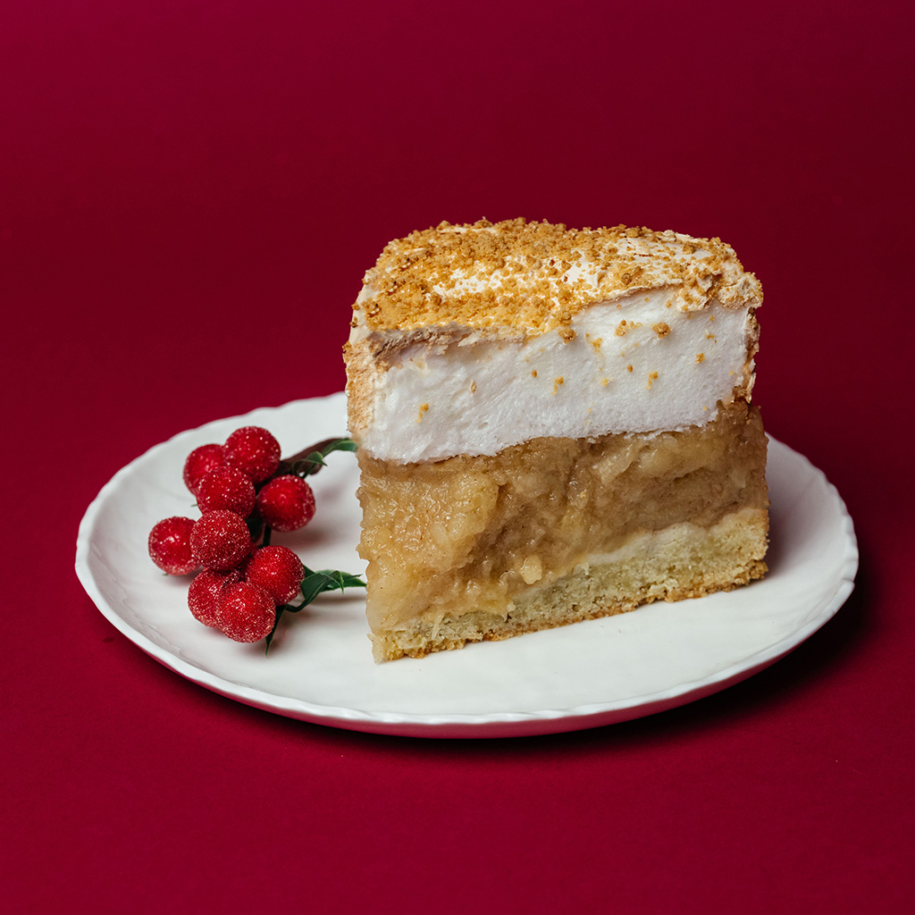 Świąteczna szarlotka z bezą